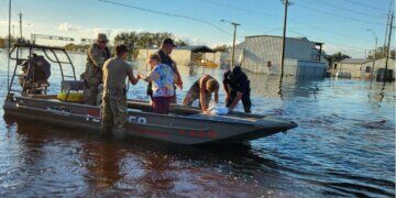 Florida National Guard soldiers assist in evacuation operations during Hurricane Ian relief efforts in Arcadia, Fla., Oct. 3, 2022. Florida National Guard's Chemical, Biological, Radiological/Nuclear, and Explosive (CBRNE) - Enhanced Response Force Package (FL-CERFP) utilised multiple water rescue vessels to aid first responders as they manoeuvred through flooded areas. Residents were transported from heavily affected areas as many were left in need of medical attention and rescue following the Hurricane. (U.S. Army courtesy photo by Spc. Samuel Herman)